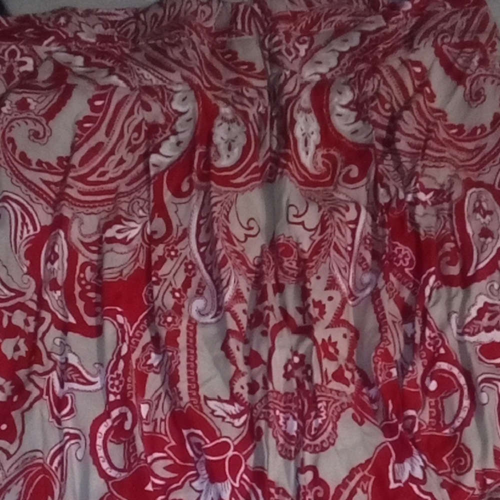 Red , Tan and White Paisley Skirt Light And Breezyíe3 In